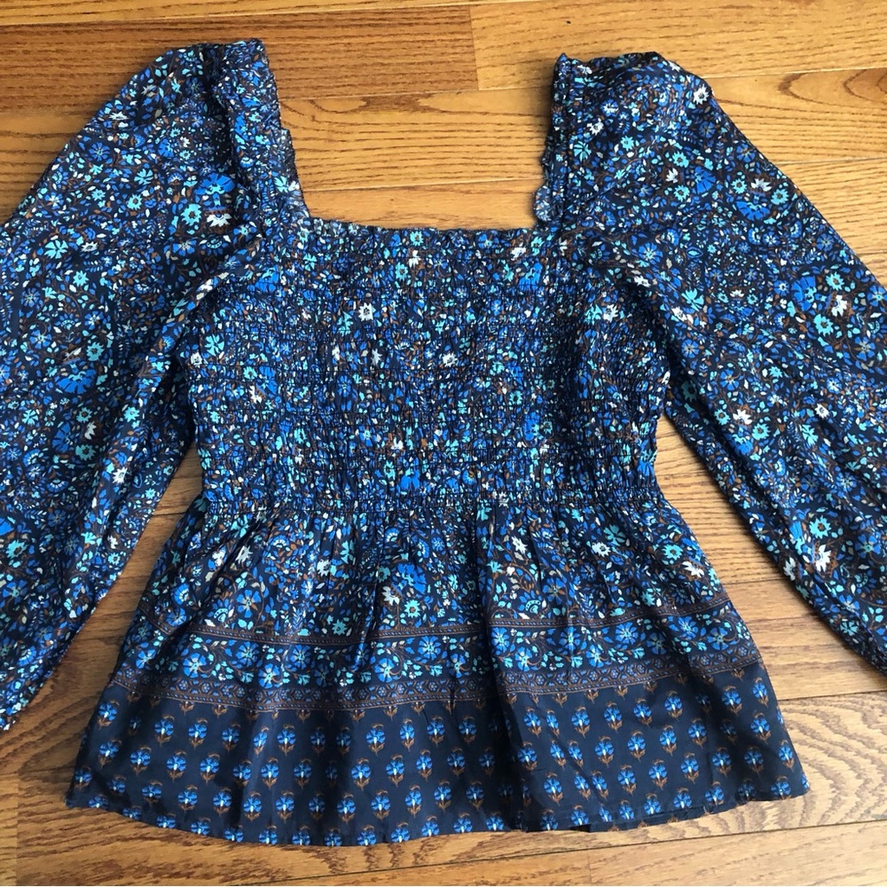 Vineyard Vines Fenwick Paisley Floral Smocked Blue Silk Top Women’s Size M NWOT - Picture 4 of 13